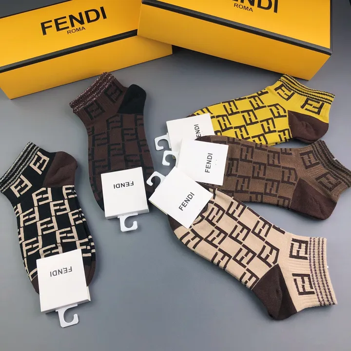 スーパーコピー ヴェルサーチ 靴下