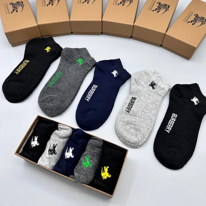 スーパーコピー プラダ 靴下