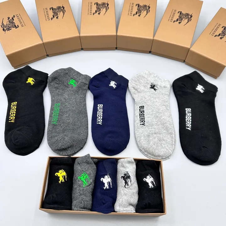 スーパーコピー プラダ 靴下