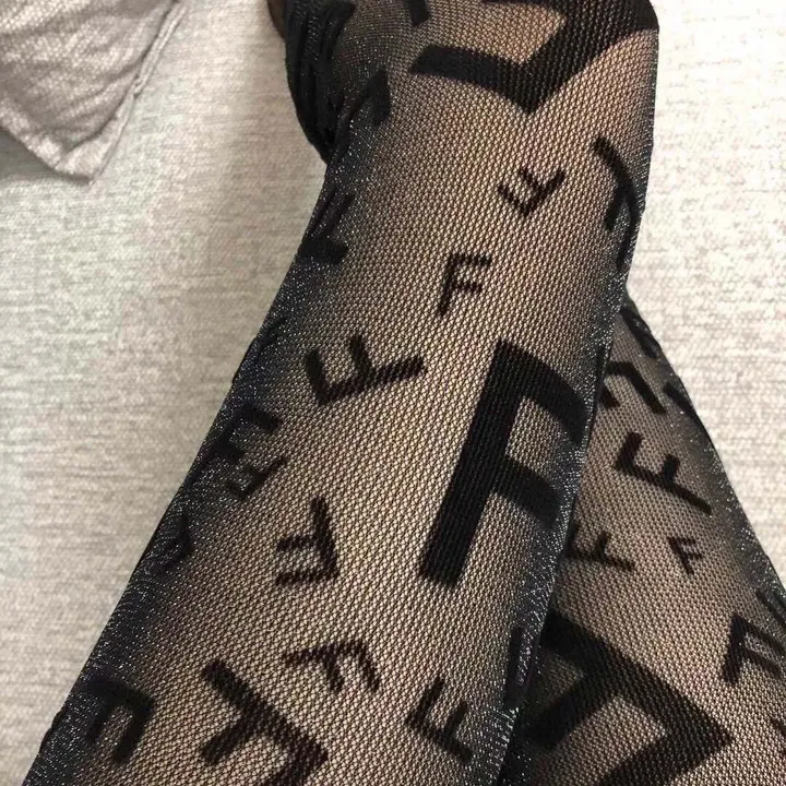 スーパーコピー ヴェルサーチ 靴下