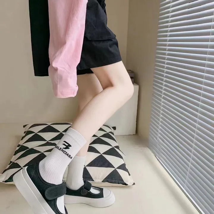 スーパーコピー バレンシアガ 靴下