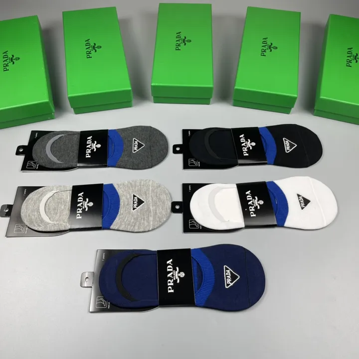 スーパーコピー プラダ 靴下