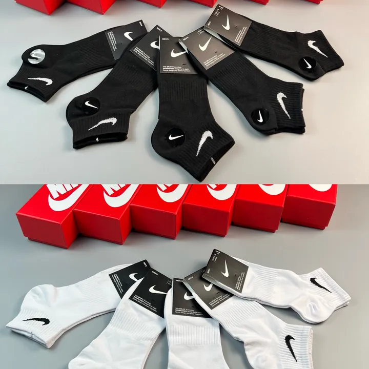 スーパーコピー ミュウミュウ 靴下