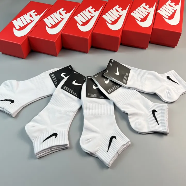 スーパーコピー ミュウミュウ 靴下