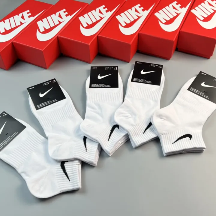 スーパーコピー ミュウミュウ 靴下