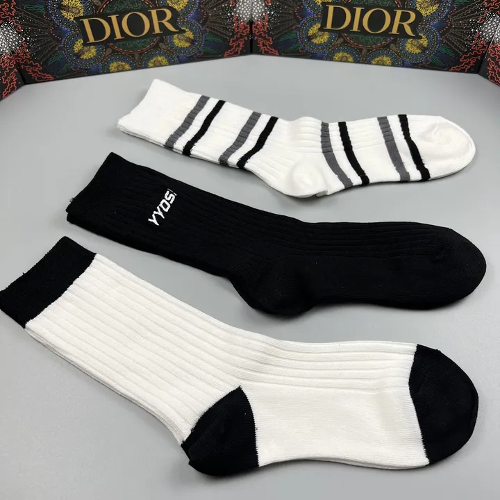 スーパーコピー ディオール 靴下