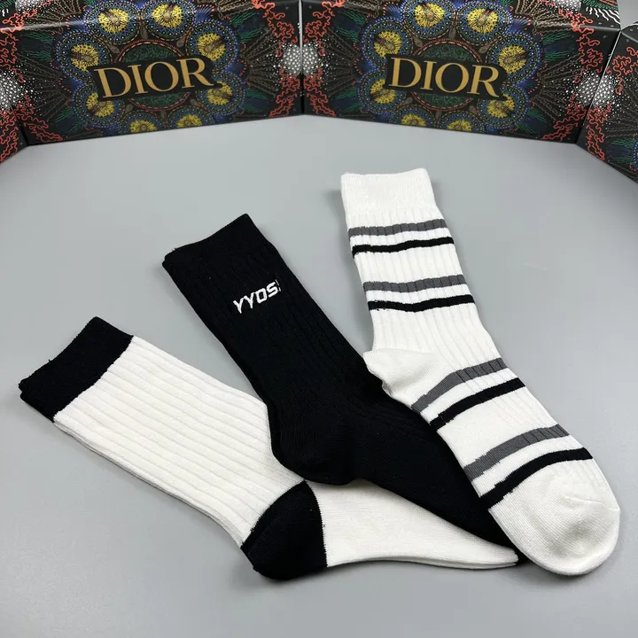 スーパーコピー ディオール 靴下