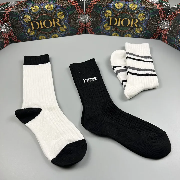 スーパーコピー ディオール 靴下