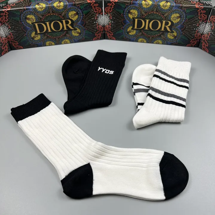 スーパーコピー ディオール 靴下