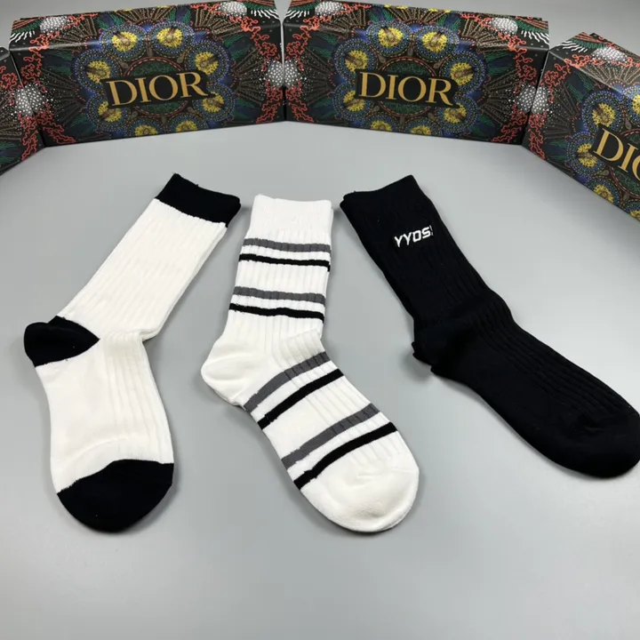 スーパーコピー ディオール 靴下