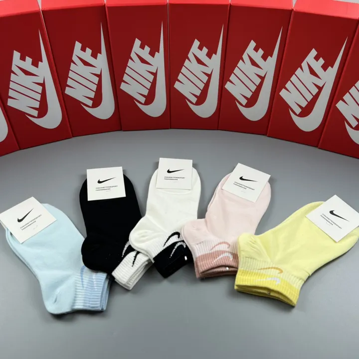 スーパーコピー ナイキ 靴下