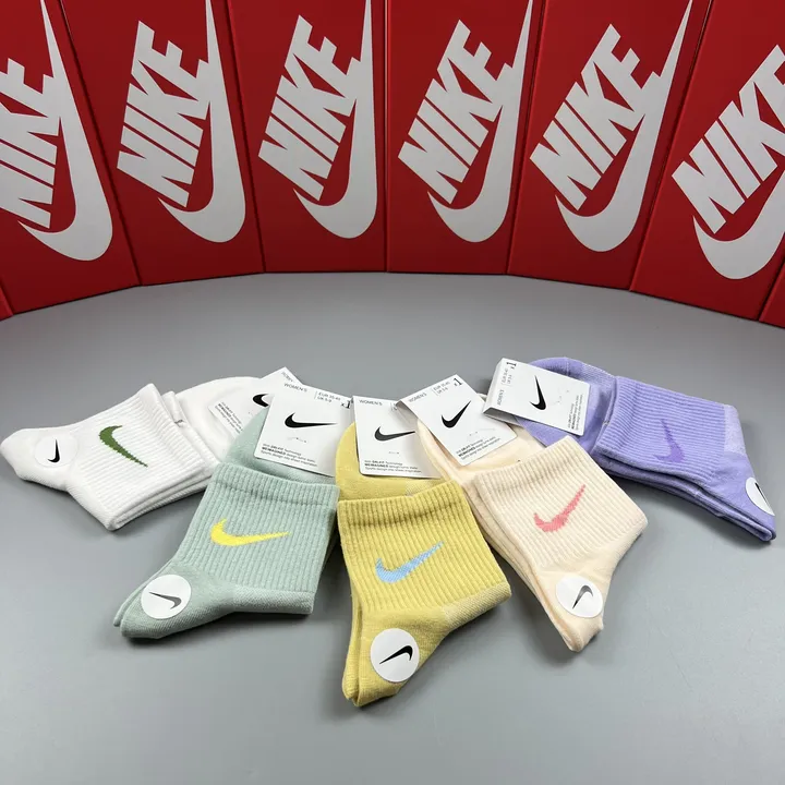 スーパーコピー ナイキ 靴下
