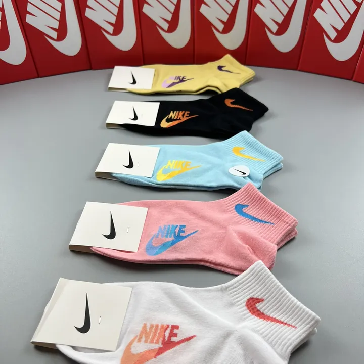 スーパーコピー ナイキ 靴下