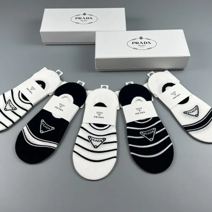 スーパーコピー プラダ 靴下
