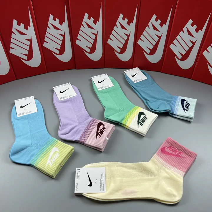 スーパーコピー ナイキ 靴下