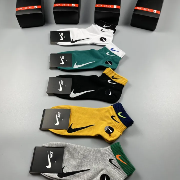 スーパーコピー ナイキ 靴下