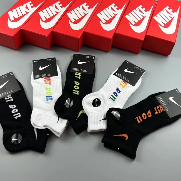 スーパーコピー ナイキ 靴下