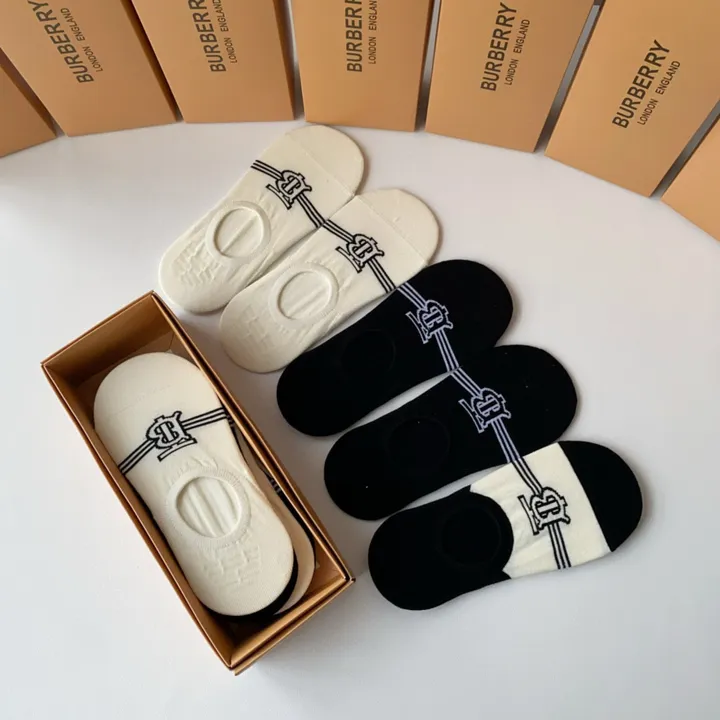 スーパーコピー プラダ 靴下