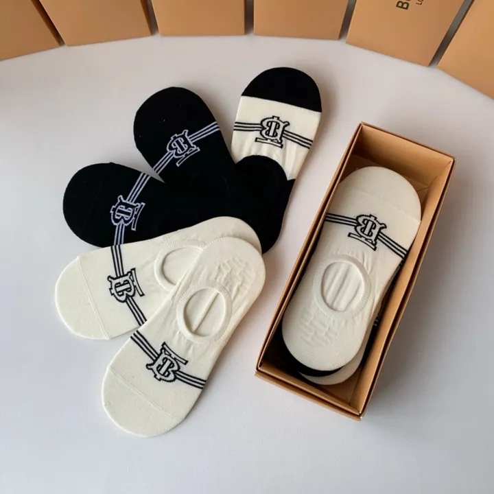 スーパーコピー プラダ 靴下