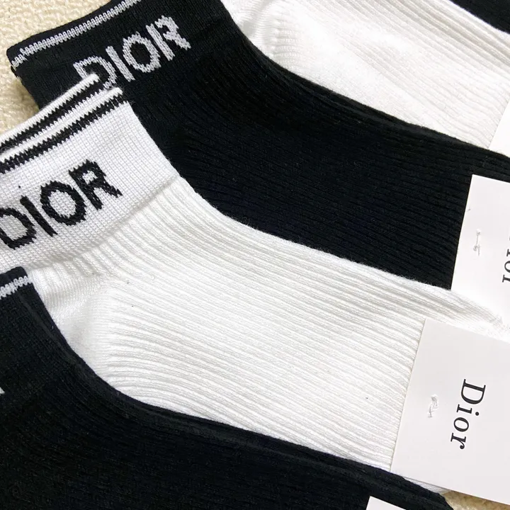 スーパーコピー ディオール 靴下