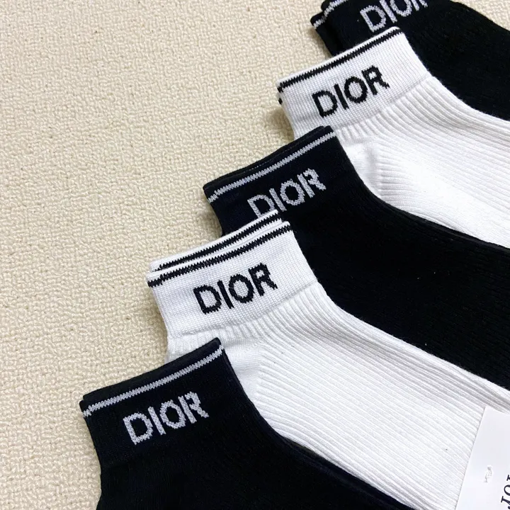 スーパーコピー ディオール 靴下