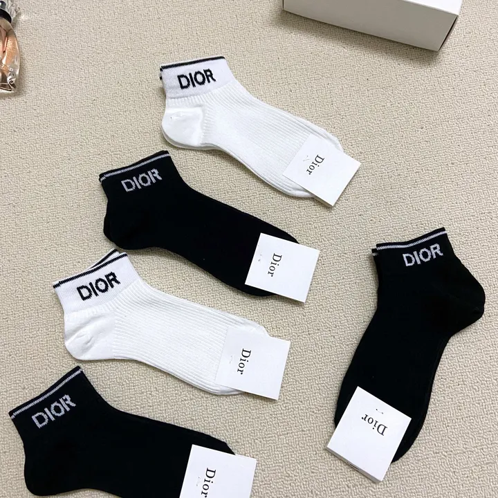 スーパーコピー ディオール 靴下