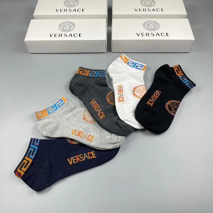 スーパーコピー ヴェルサーチ 靴下