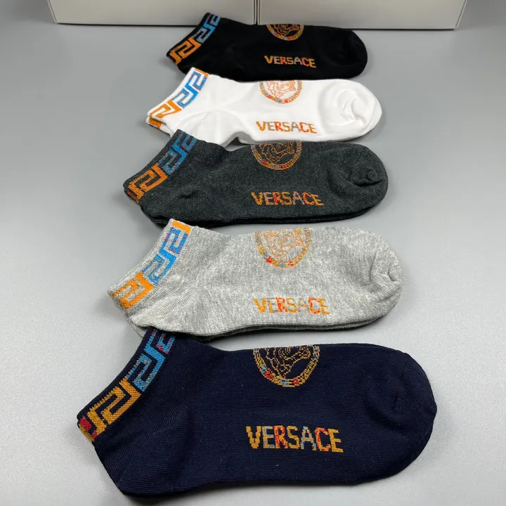 スーパーコピー ヴェルサーチ 靴下