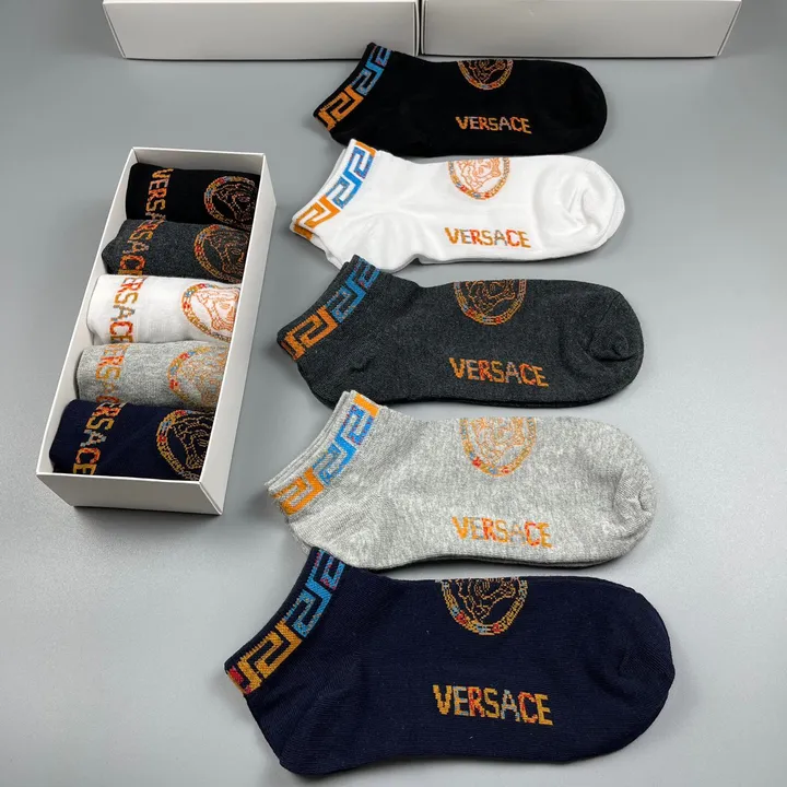 スーパーコピー ヴェルサーチ 靴下