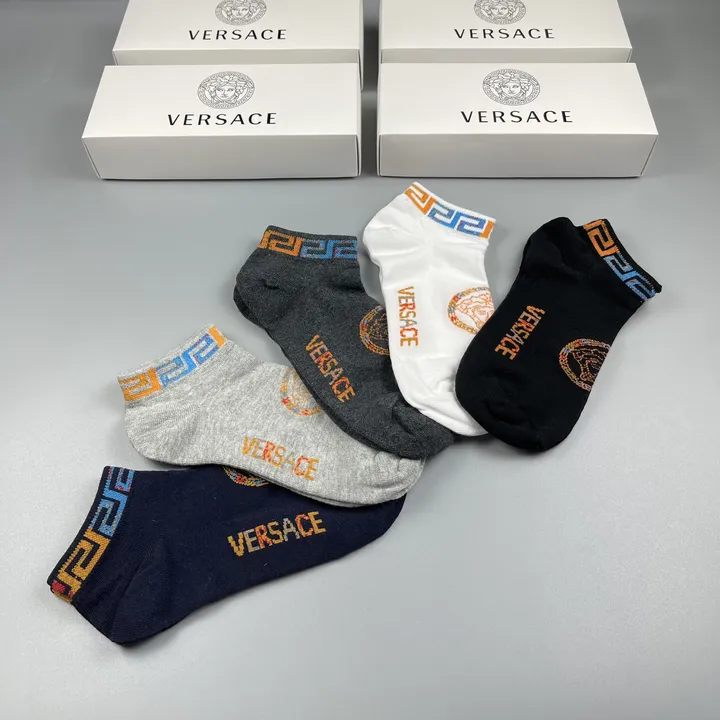 スーパーコピー ヴェルサーチ 靴下