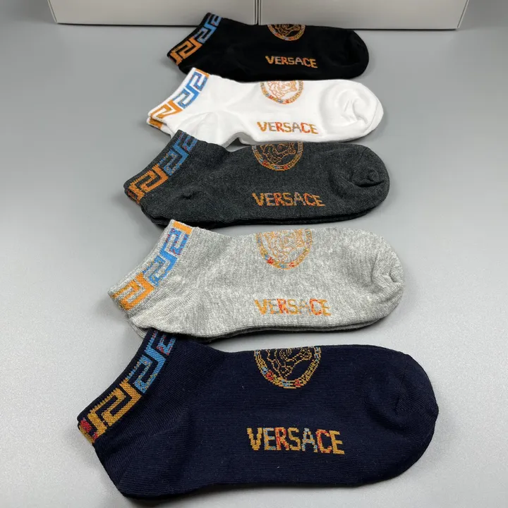 スーパーコピー ヴェルサーチ 靴下