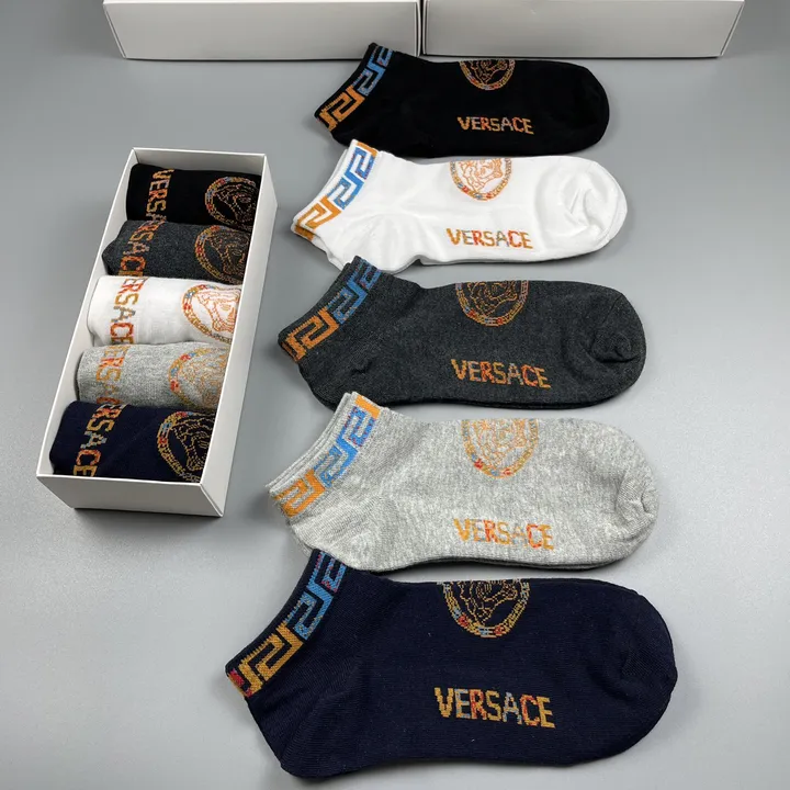 スーパーコピー ヴェルサーチ 靴下