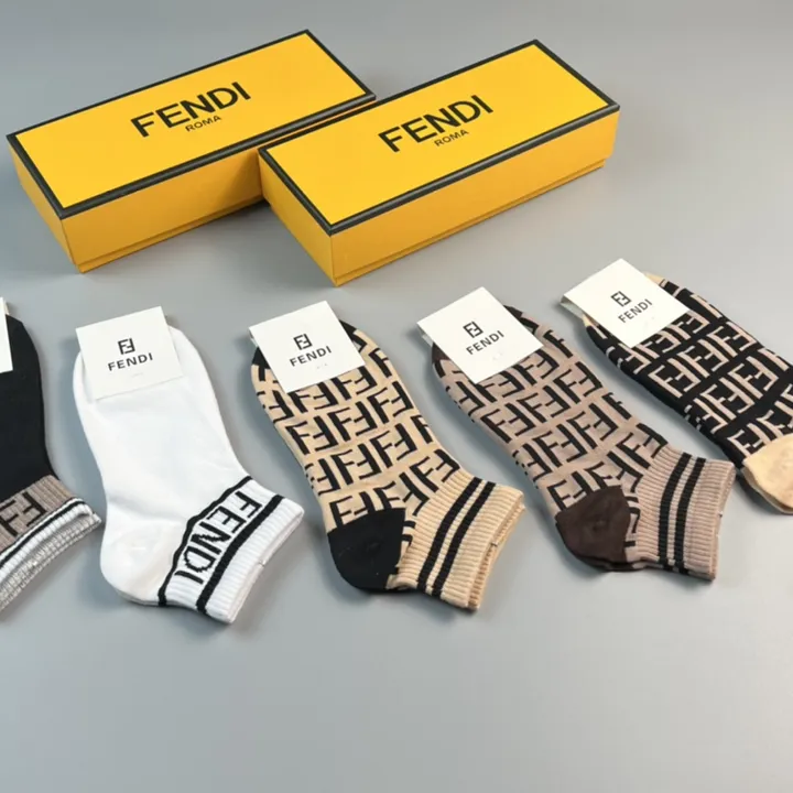 スーパーコピー ヴェルサーチ 靴下