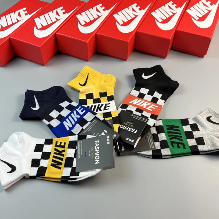 スーパーコピー ミュウミュウ 靴下