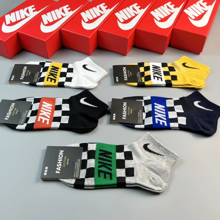 スーパーコピー ミュウミュウ 靴下