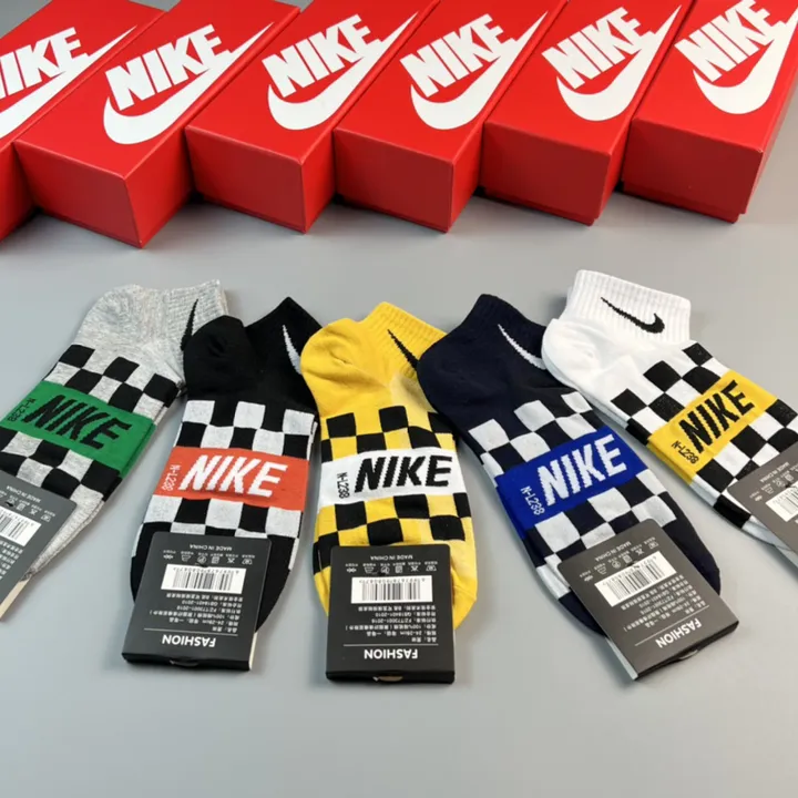 スーパーコピー ミュウミュウ 靴下