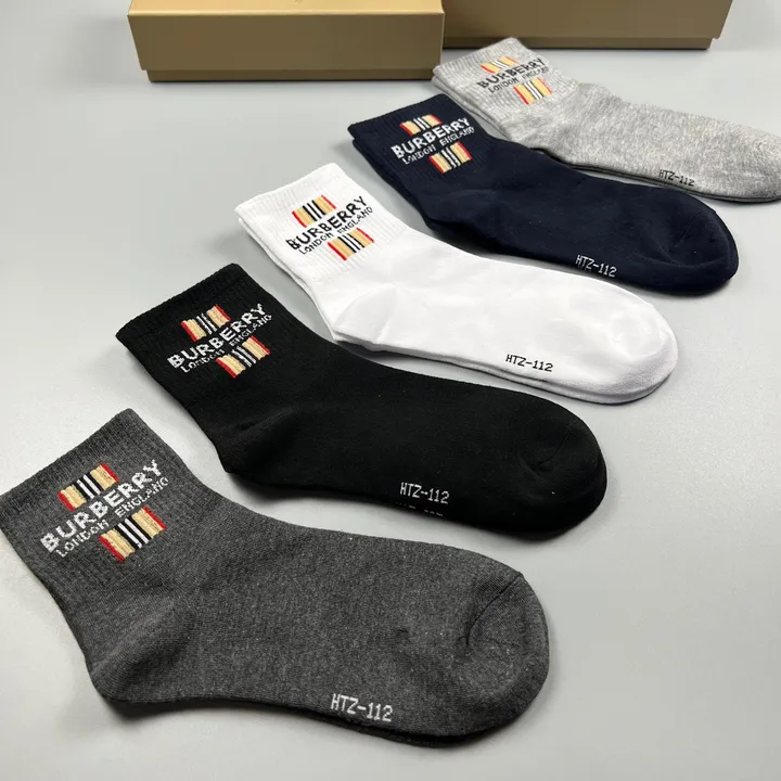 スーパーコピー プラダ 靴下