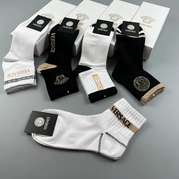 スーパーコピー ヴェルサーチ 靴下