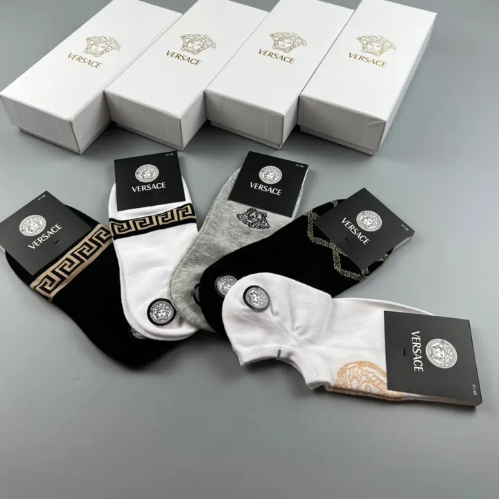 スーパーコピー ヴェルサーチ 靴下