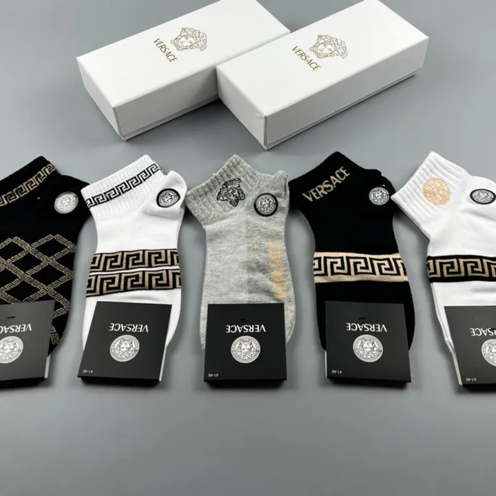 スーパーコピー ヴェルサーチ 靴下