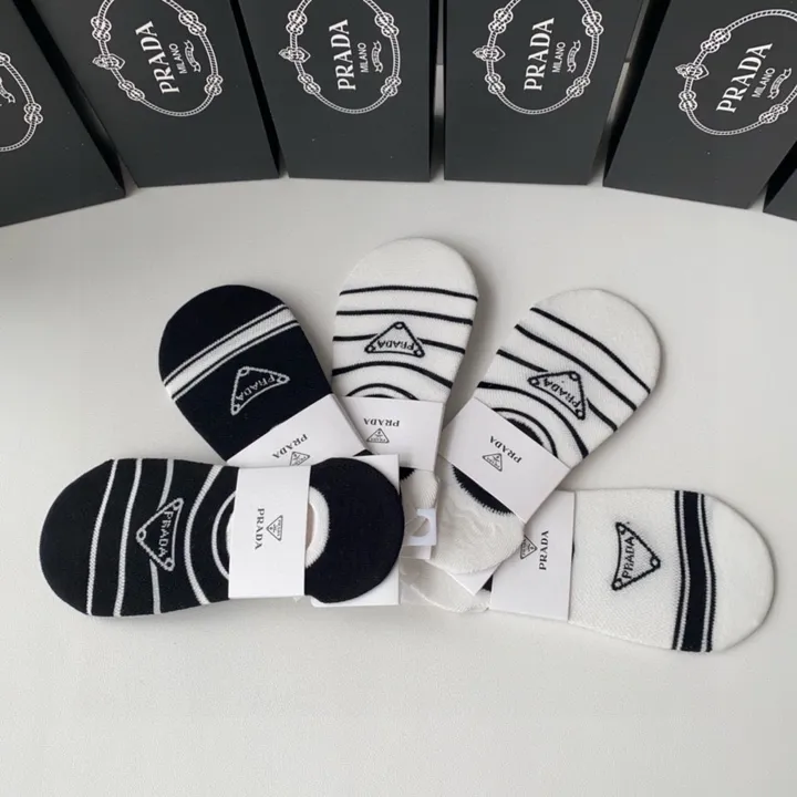 スーパーコピー プラダ 靴下