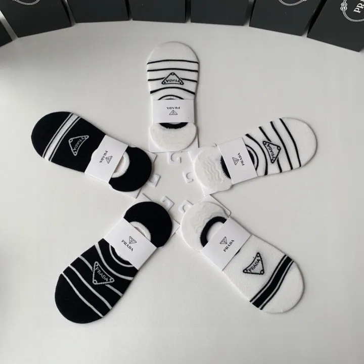 スーパーコピー プラダ 靴下