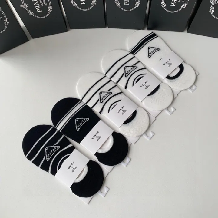 スーパーコピー プラダ 靴下