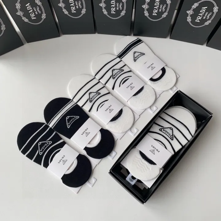 スーパーコピー プラダ 靴下