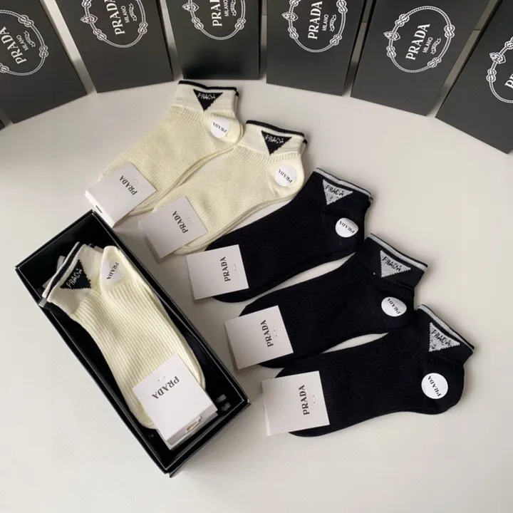 スーパーコピー プラダ 靴下