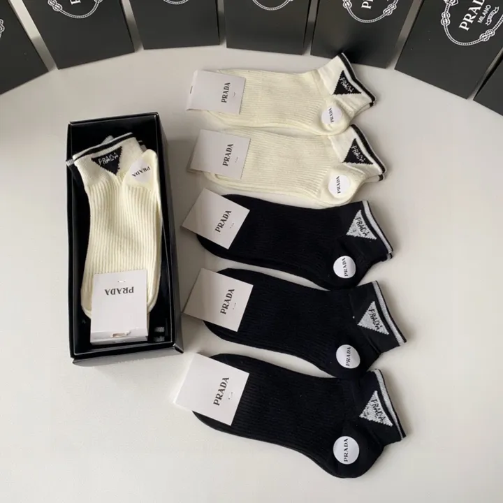 スーパーコピー プラダ 靴下