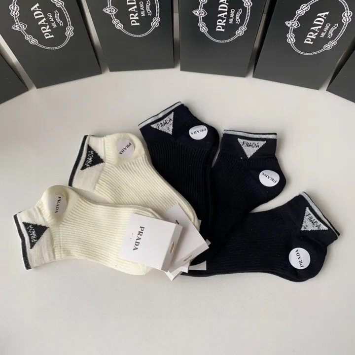スーパーコピー プラダ 靴下