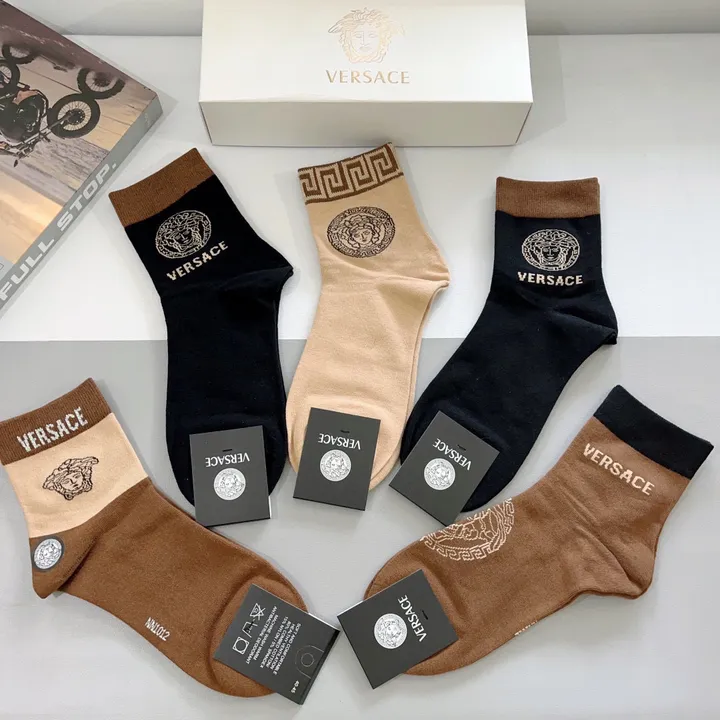 スーパーコピー ヴェルサーチ 靴下