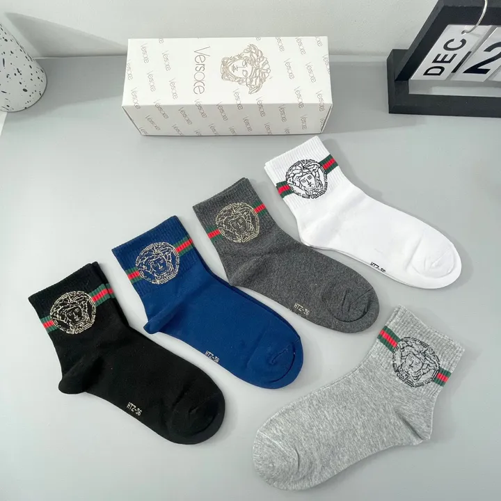 スーパーコピー ヴェルサーチ 靴下