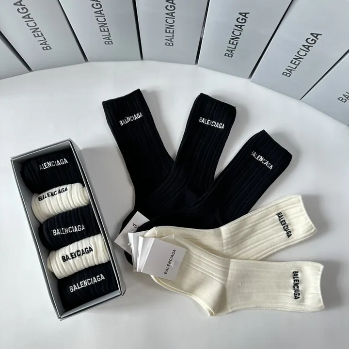 スーパーコピー バレンシアガ 靴下